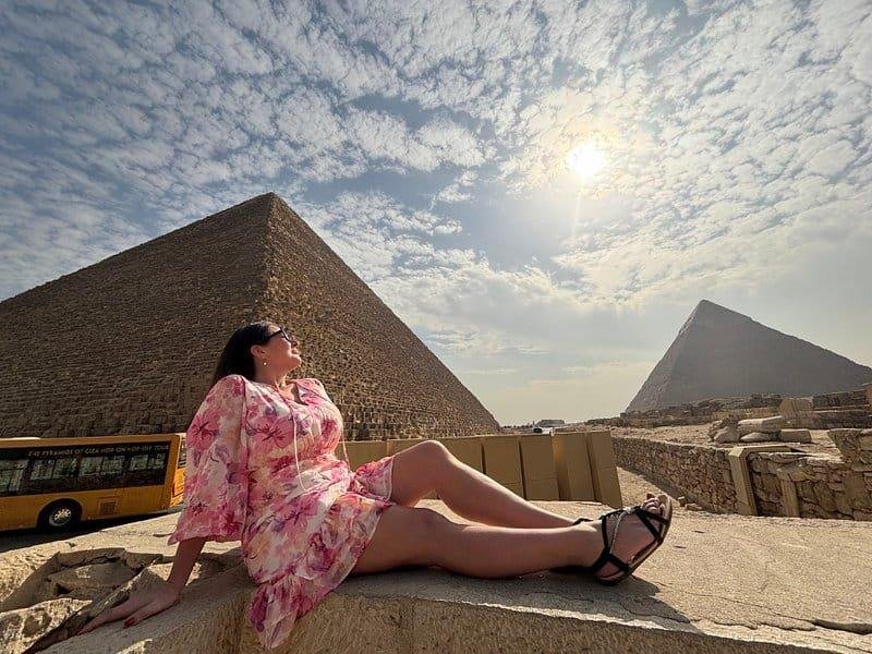 Full Day Tour to The Giza Pyramids Sphinx Sakkara and Memphis